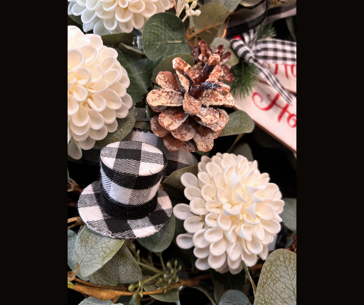 Interchangeable Winter “Happy Holidays” Wreath Kit – Space-Saving Decor for Busy Homes